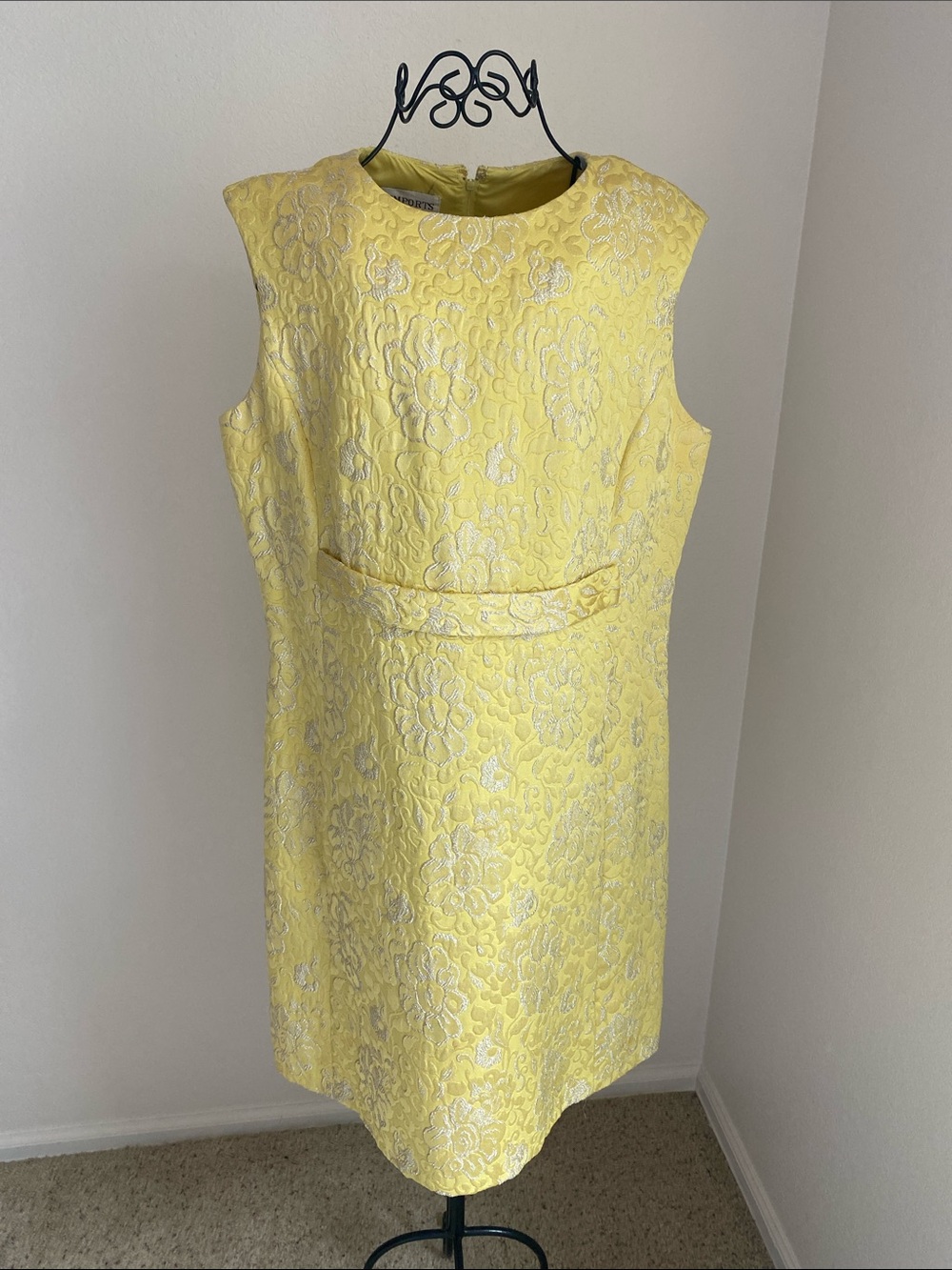 Vintage 1960s Yellow Floral Brocade Sleeveless Sheath Dress